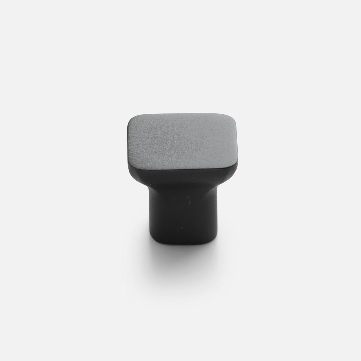 Front view of Cascade Knob showcasing its sloping, modern silhouette with a white background