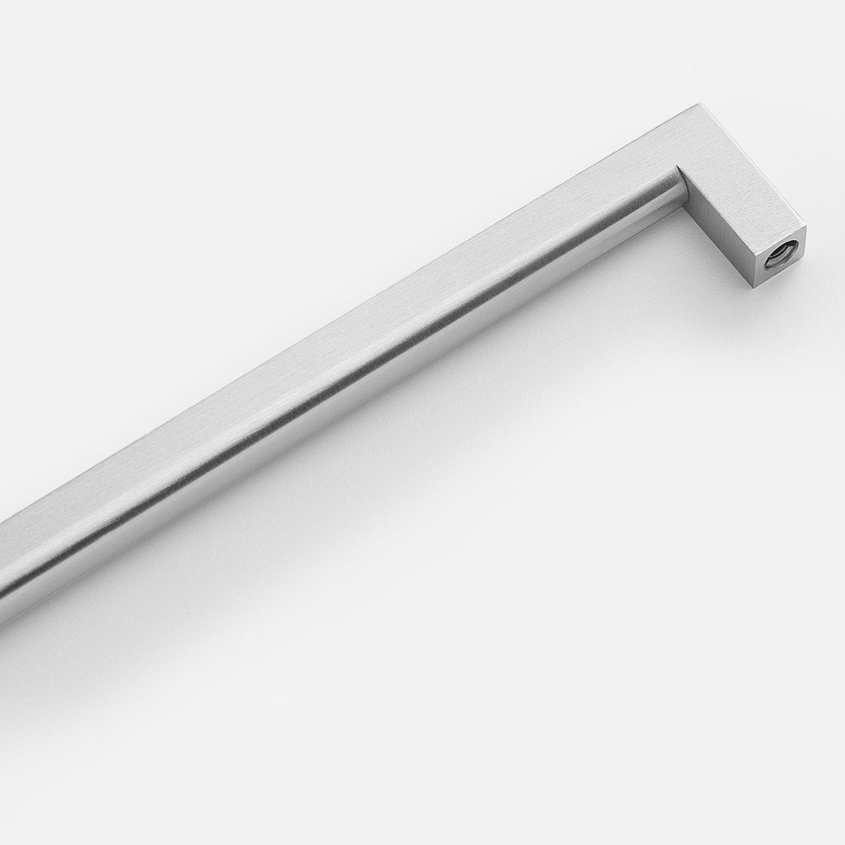 Angled view of Edgecliff Pull showcasing its elongated bar and squared ends against a white background